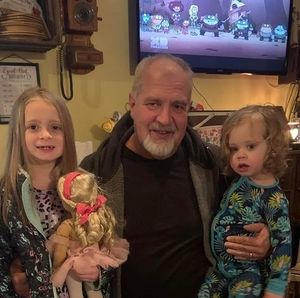 Meet your Posher, Dennis